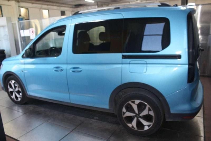 Usata Ford Tourneo Connect Active 122 CV (89 kW) 2023 Blu Monovolume