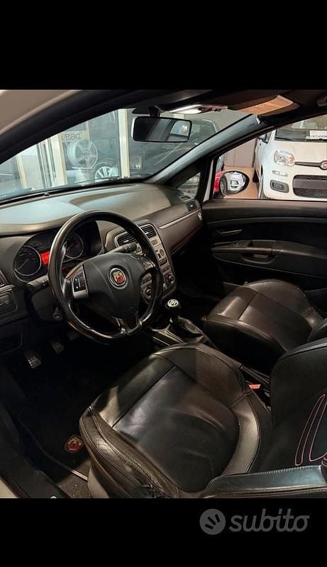 Usata Abarth Grande Punto 180 CV (132 kW) 2010 Utilitaria