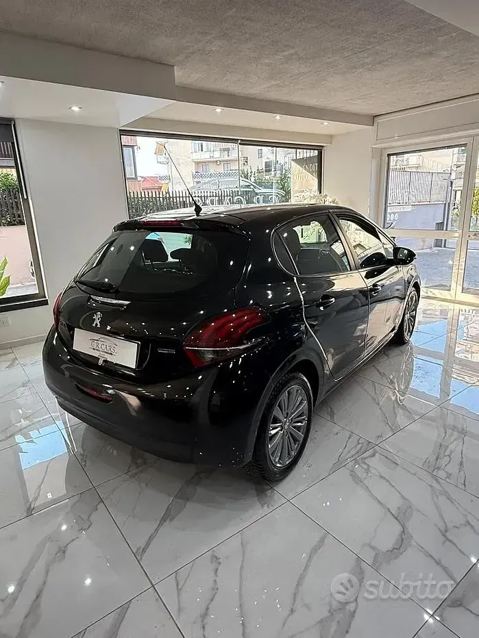 Usata Peugeot 208 Allure 75 CV (55 kW) 2016 Nero Utilitaria