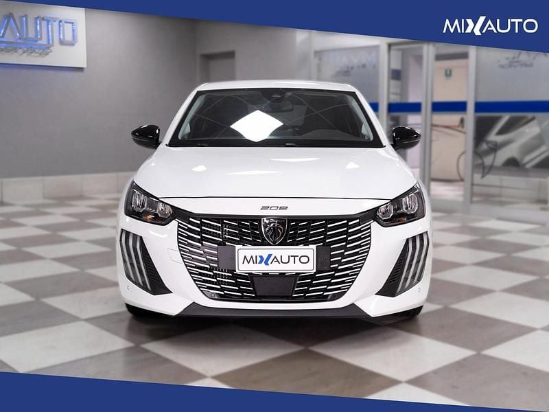 Usata Peugeot 208 Allure 101 CV (74 kW) 2025 Bianco Utilitaria
