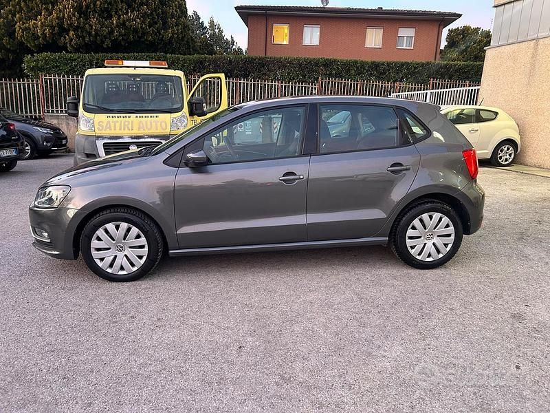 Używany VW Polo 75 KM (55 kW) 2014 Szary Sedan/Limuzyna