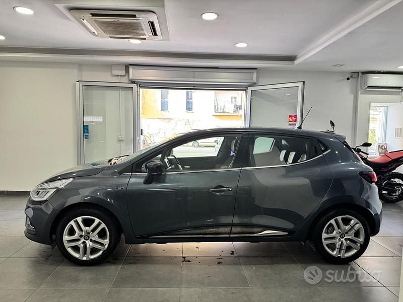 Usata Renault Clio IV Intens 76 CV (55 kW) 2019 Blu Berlina