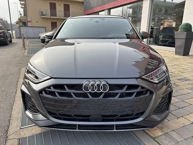 Nuova Audi A3 S-Line 150 CV (110 kW) 2025 Grigio scuro Berlina