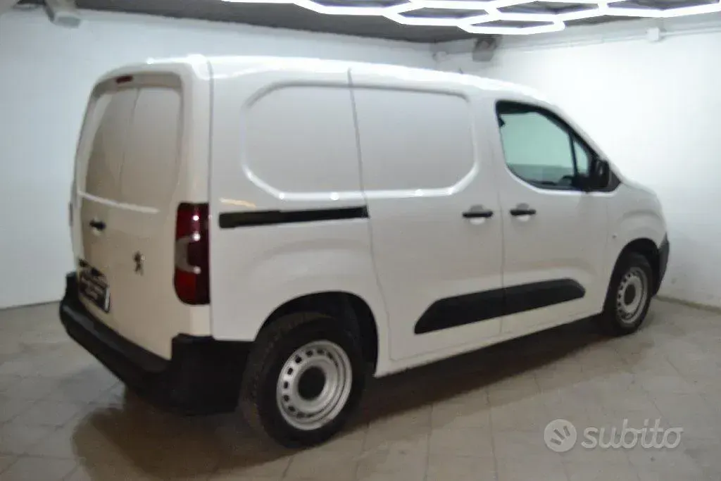 Usata Peugeot Partner Premium 102 CV (75 kW) 2021 Bianco Monovolume