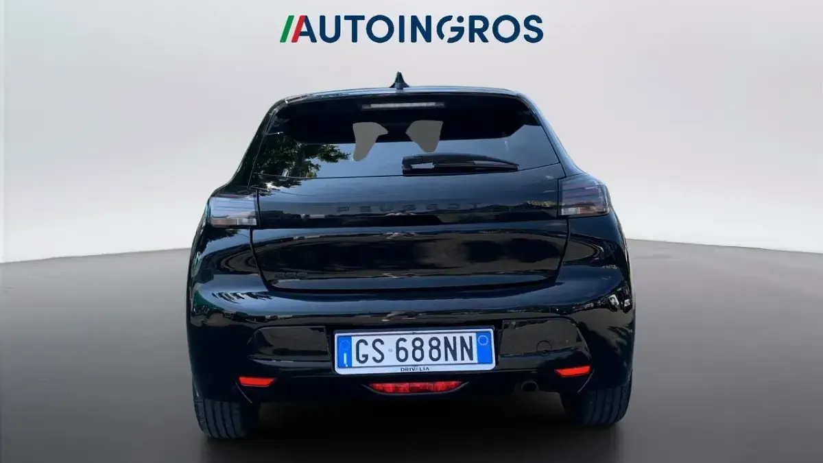 Usata Peugeot 208 Allure 101 CV (74 kW) 2024 Nero Utilitaria