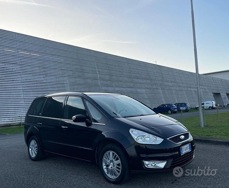 Usata Ford Galaxy Ghia 140 CV (102 kW) 2007 Nero Monovolume
