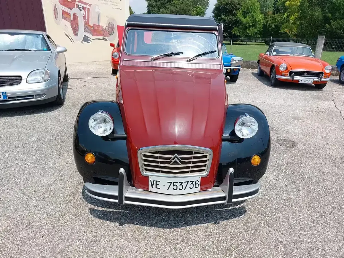 Usata Citroën 2CV 26 CV (19 kW) 1970 Rosso Berlina