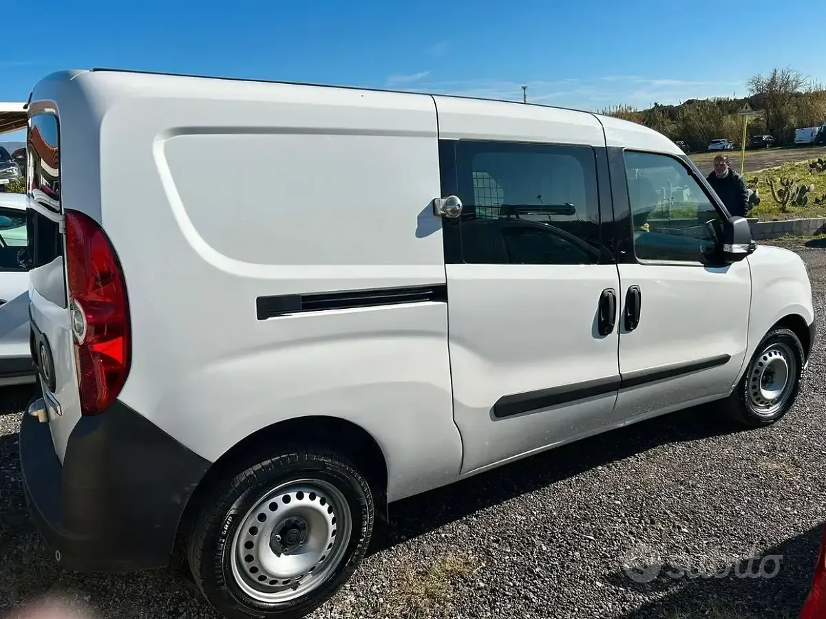 Usata Fiat Doblò Easy 95 CV (69 kW) 2021 Bianco Monovolume
