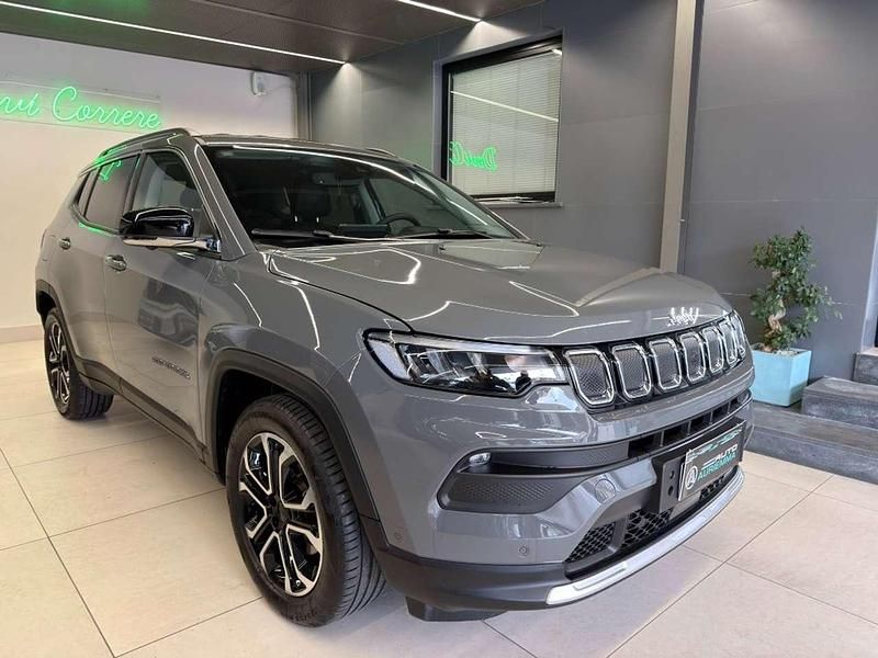 Usata Jeep Compass Limited 131 CV (96 kW) 2022 Sting gray SUV
