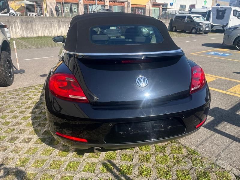 Usata VW Beetle Cabriolet 2015 Nero Cabrio