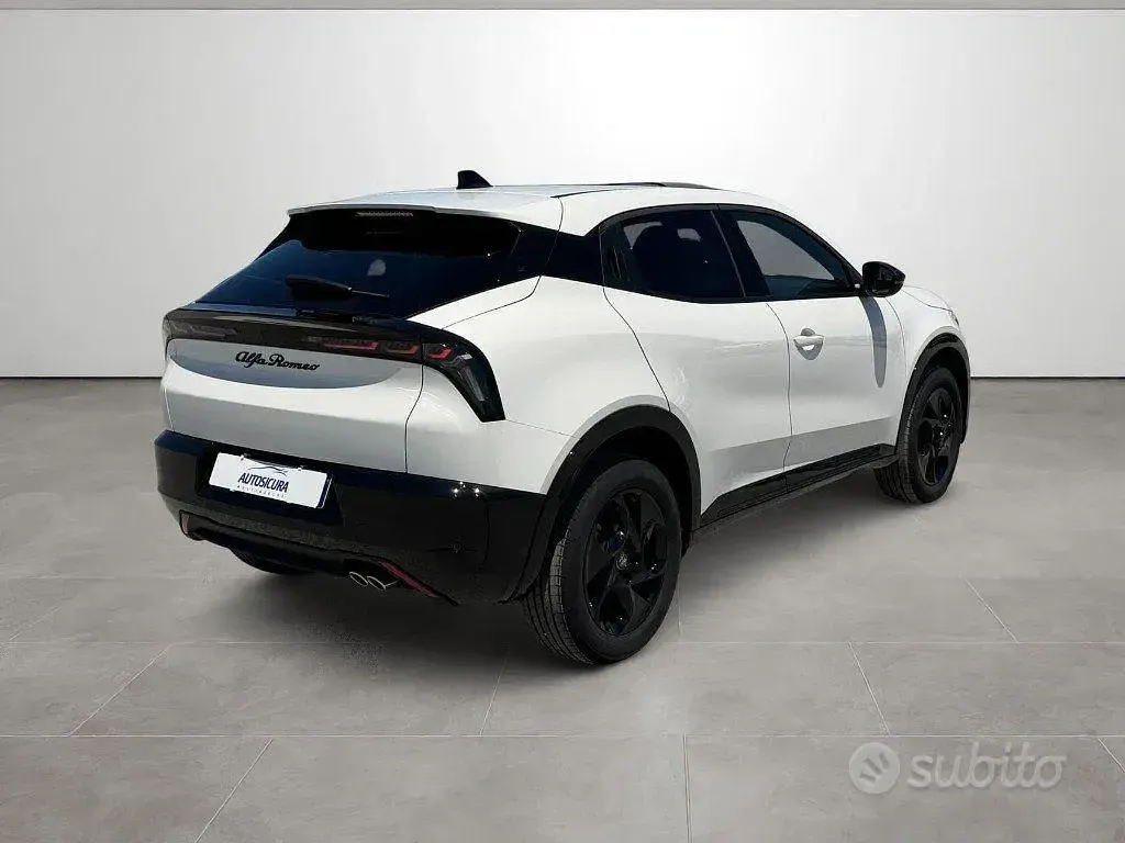 Nuova Alfa Romeo GT Junior 136 CV (100 kW) 2026 Bianco SUV