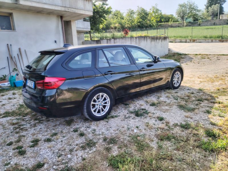 Usata BMW 318 150 CV (110 kW) 2016 Nero Station wagon