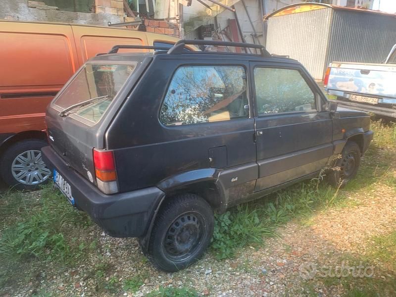 Usata Fiat Panda 4x4 45 CV (33 kW) 2023 Nero Utilitaria