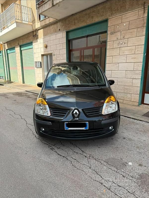 Usata Renault Modus 90 CV (66 kW) 2012 Nero Monovolume