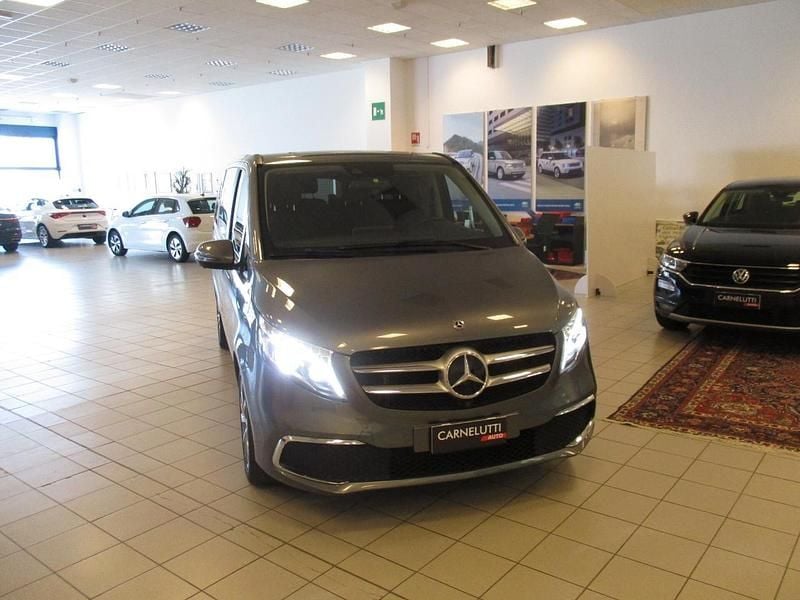 Usata Mercedes V300 Premium 239 CV (175 kW) 2020 Grigio Monovolume