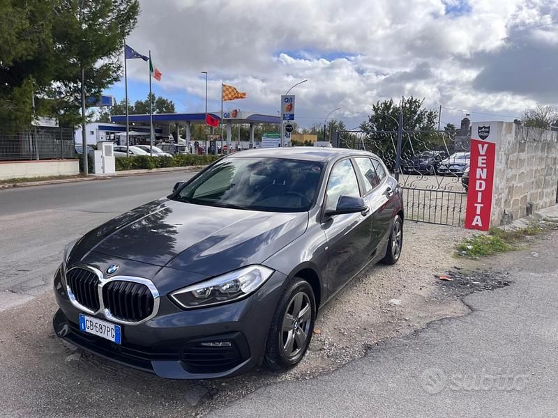Usata BMW 116 Sport Line 115 CV (84 kW) 2020 Grigio Utilitaria