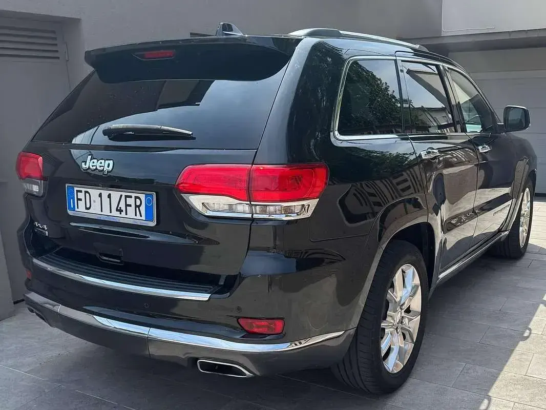 Usata Jeep Grand Cherokee Summit 250 CV (183 kW) 2016 Nero SUV