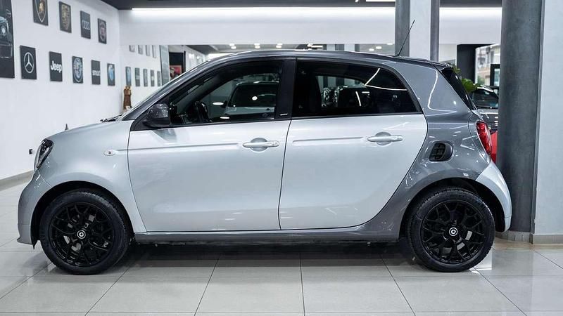 Usata Smart ForFour Superpassion 90 CV (66 kW) 2019 Argento mettallizzato Utilitaria