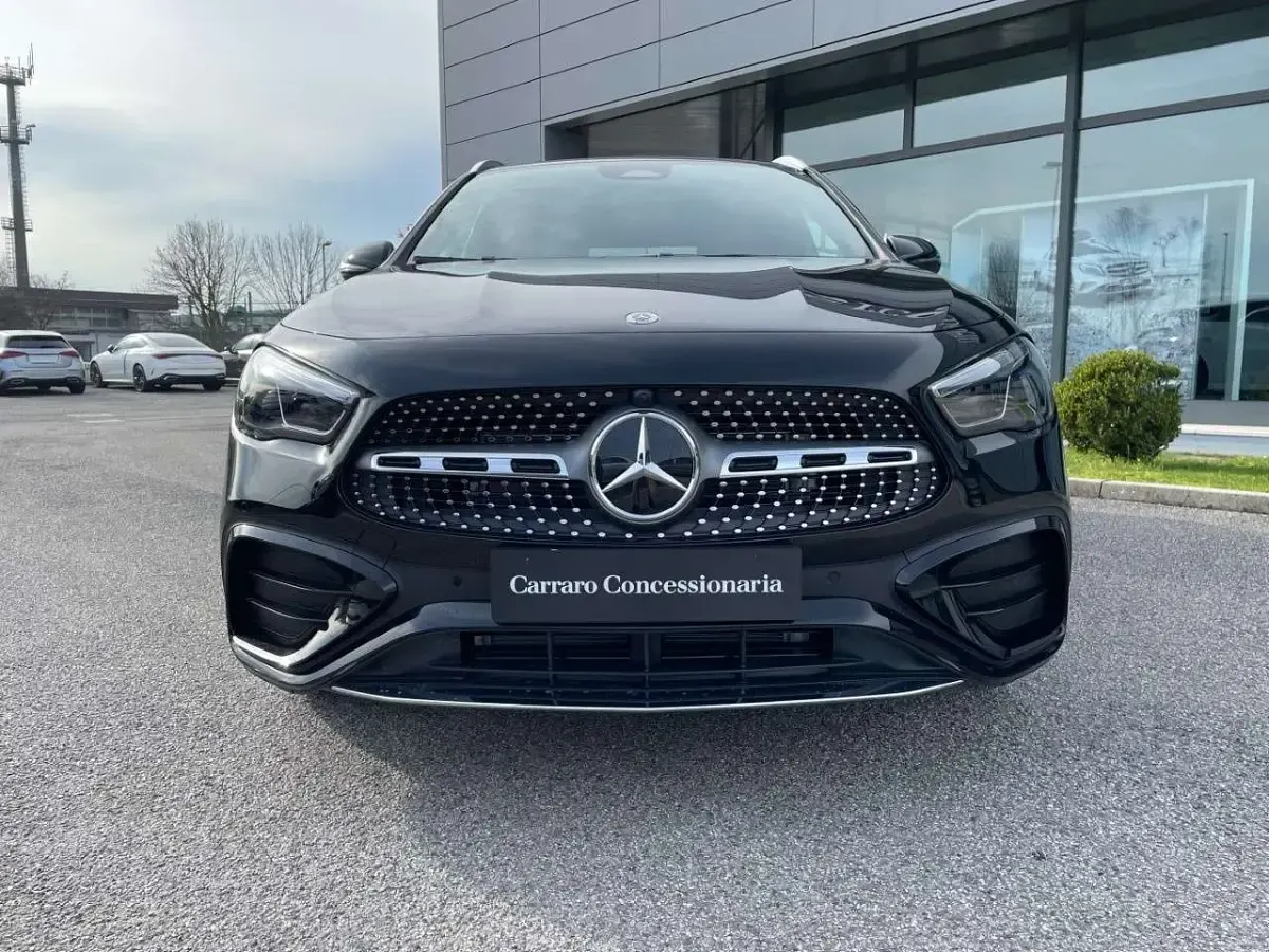 Usata Mercedes GLA200 150 CV (110 kW) 2025 Nero cosmo SUV