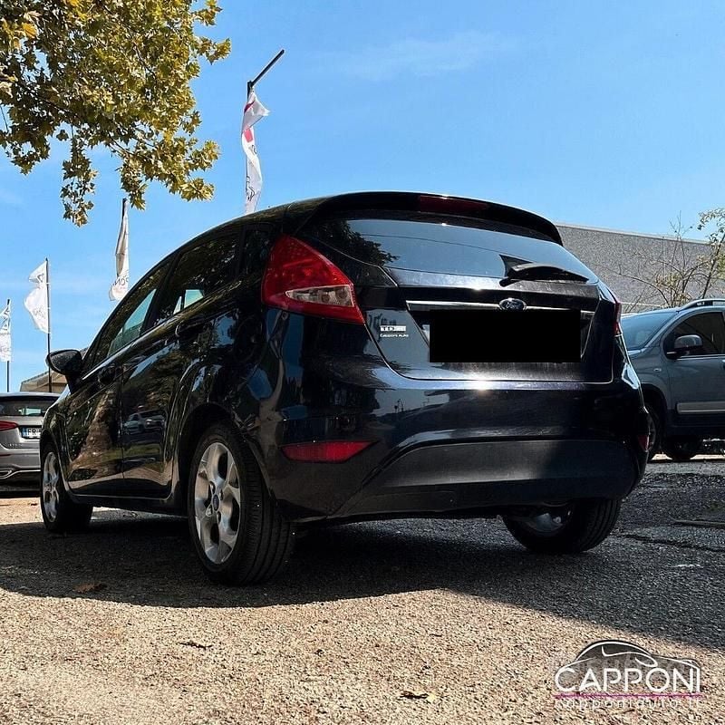 Usata Ford Fiesta 70 CV (51 kW) 2012 Nero Utilitaria