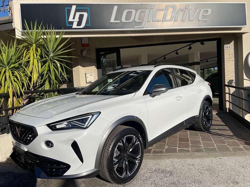 Bianco nevada metall Usata 2024 Cupra Formentor SUV | 30.000 € (Ottimo prezzo) - Immagine 1/4