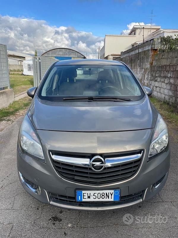 Usata Opel Meriva 120 CV (88 kW) 2014 Grigio Monovolume