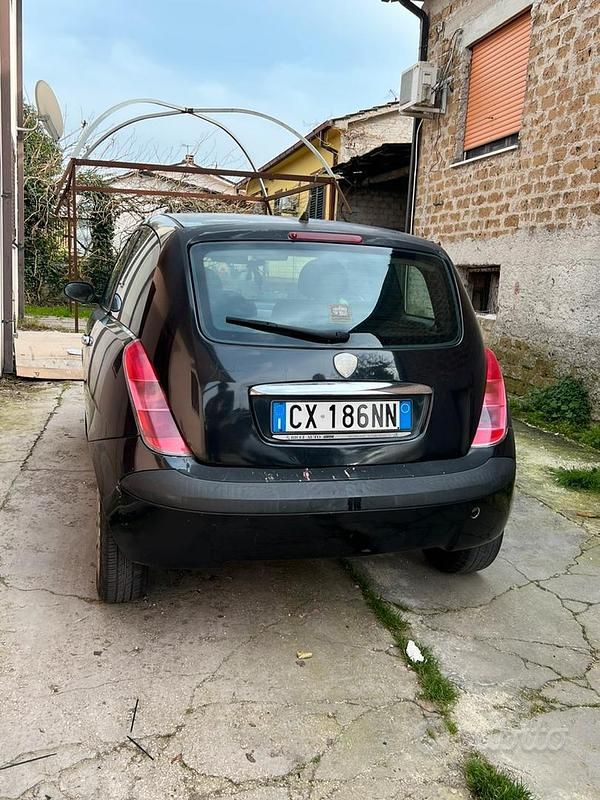 Usata Lancia Ypsilon 75 CV (55 kW) 2004 Utilitaria