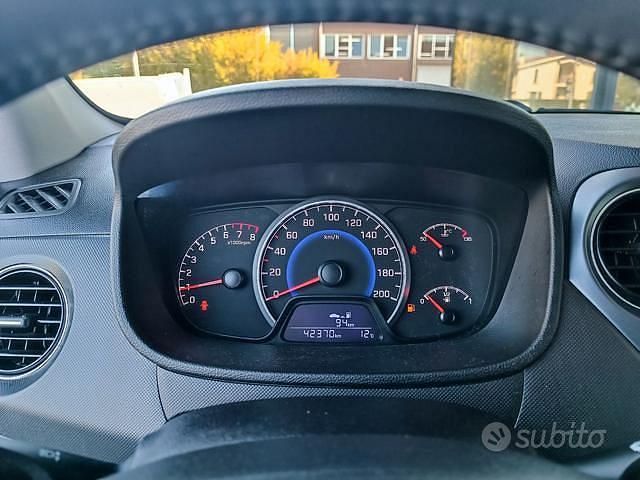 Usata Hyundai i10 66 CV (48 kW) 2019 Bianco Utilitaria