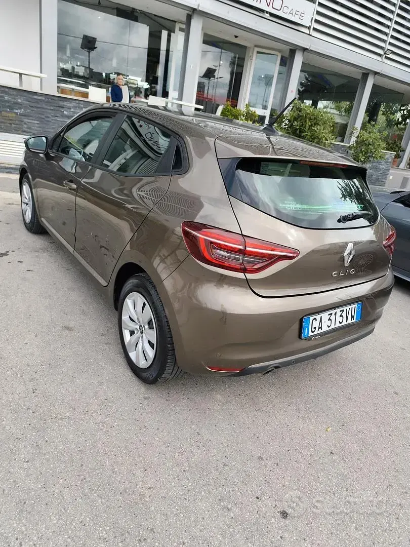 Usata Renault Clio 86 CV (63 kW) 2020 Marrone Utilitaria