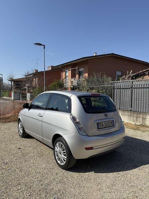 Usata Lancia Ypsilon 60 CV (44 kW) 2010 Utilitaria