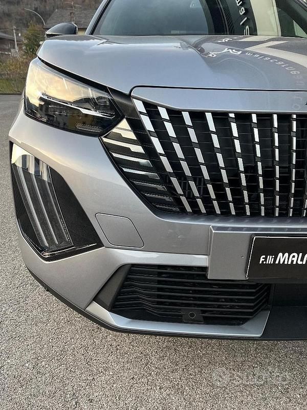Nuova Peugeot 2008 GT 136 CV (100 kW) 2025 Grigio SUV