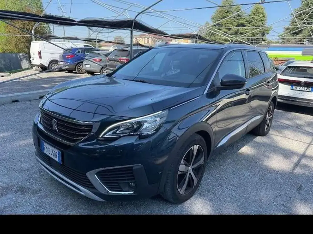 Usata Peugeot 5008 Allure 120 CV (88 kW) 2017 Blu/azzurro SUV