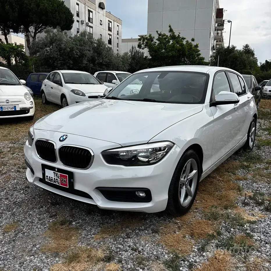 Usata BMW 118 Sport Line 150 CV (110 kW) 2015 Bianco Utilitaria