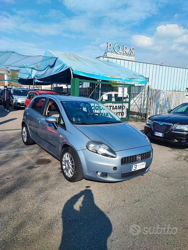 Usata Fiat Grande Punto 65 CV (47 kW) 2009 Grigio Utilitaria