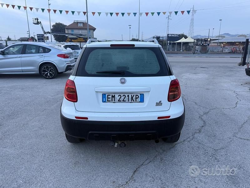 Occasion Fiat Sedici 135 ch (99 kW) 2012 Blanc SUV