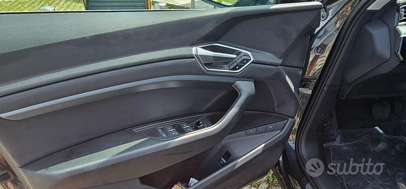 Usata Audi e-tron 230 kW (313 CV) 2021 Grigio SUV