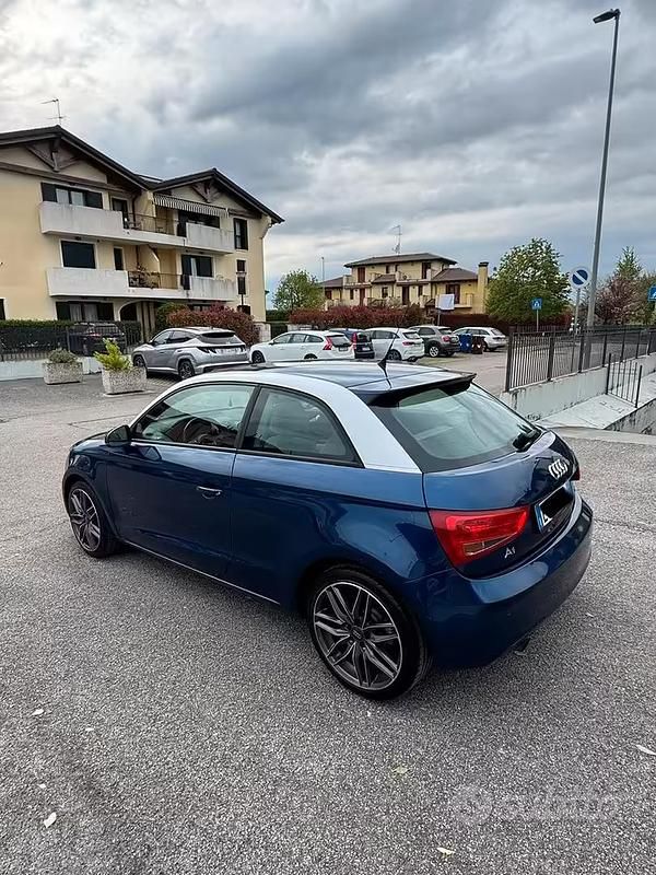 Usata Audi A1 90 CV (66 kW) 2012 Blu Utilitaria