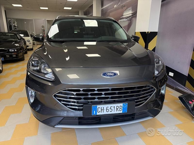 Usata Ford Kuga Business Edition 120 CV (88 kW) 2022 Grigio SUV