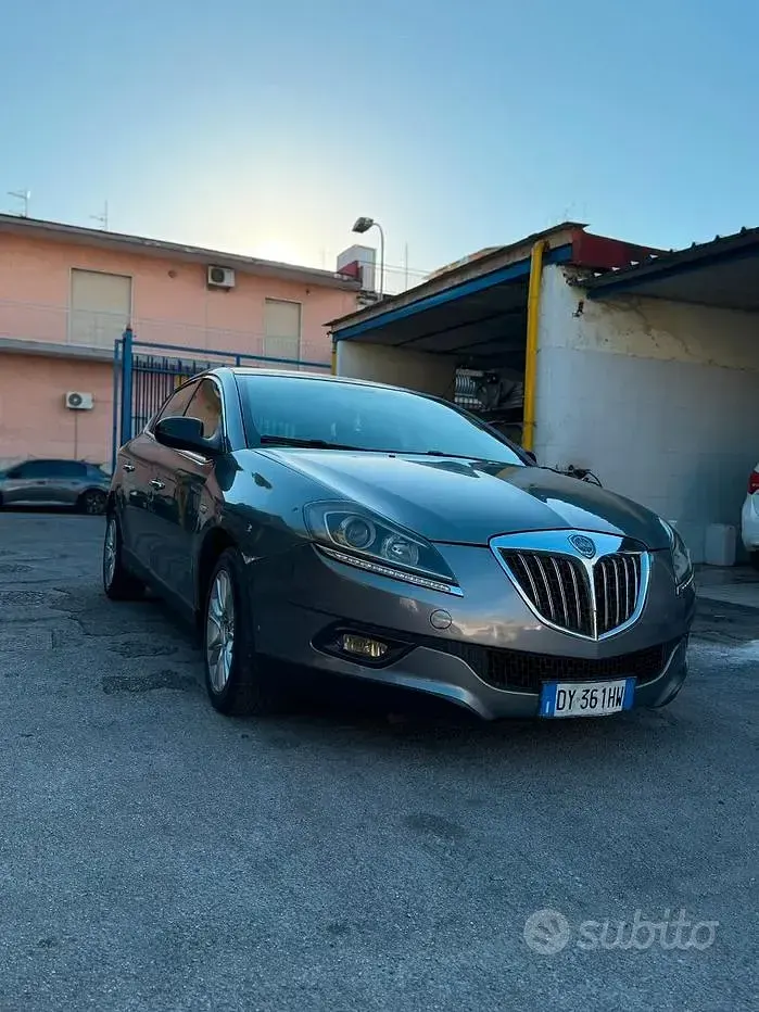 Usata Lancia Delta 120 CV (88 kW) 2009 Grigio Utilitaria