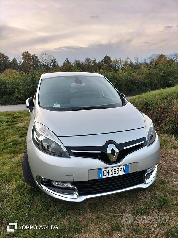 Usata Renault Scénic III Luxe 110 CV (80 kW) 2012 Grigio Monovolume