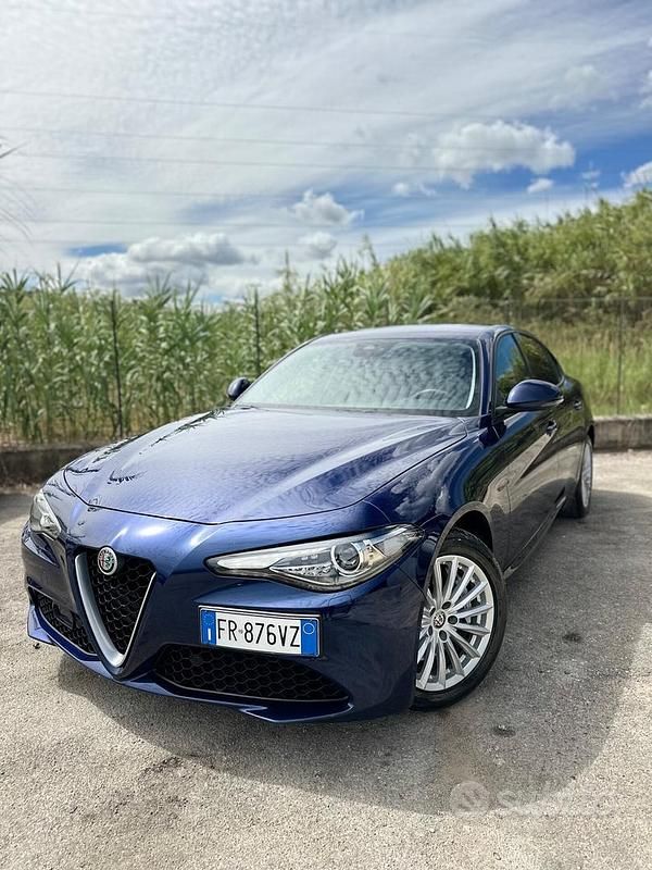 Usata Alfa Romeo Giulia Executive 180 CV (132 kW) 2018 Blu Berlina