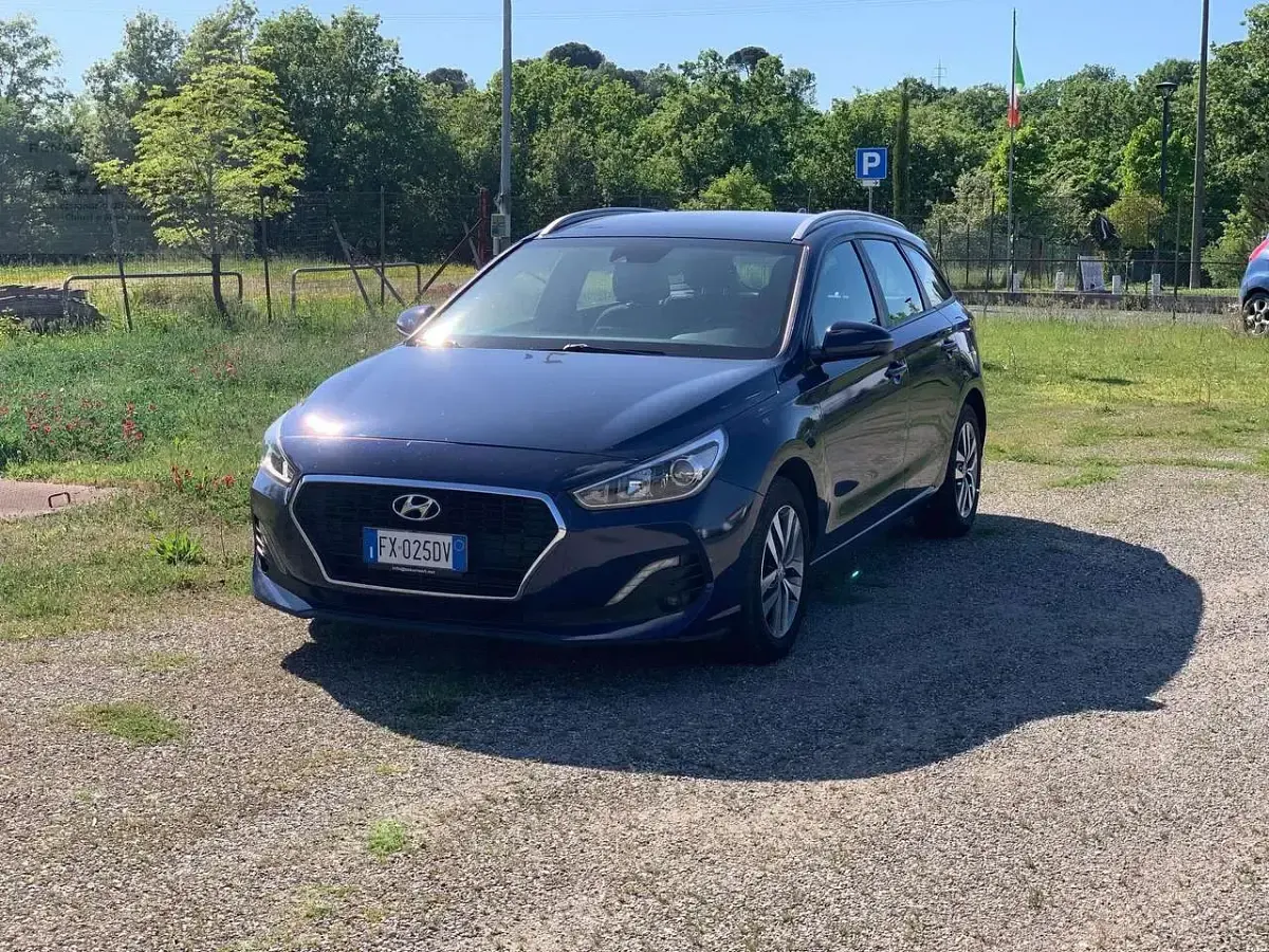 Usata Hyundai i30 116 CV (85 kW) 2019 Blu/azzurro Station wagon