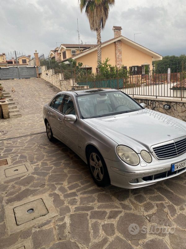 Usata 2005 Mercedes E220 Tre volumi | 3700 € (Super prezzo) - Immagine 1/4