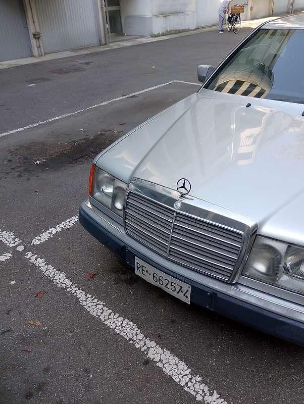 Usata Mercedes 200 122 CV (89 kW) 1992 Argento Coupé
