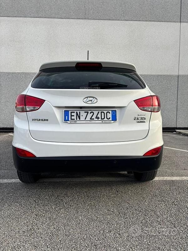 Usata Hyundai ix35 Style 116 CV (85 kW) 2012 Bianco SUV