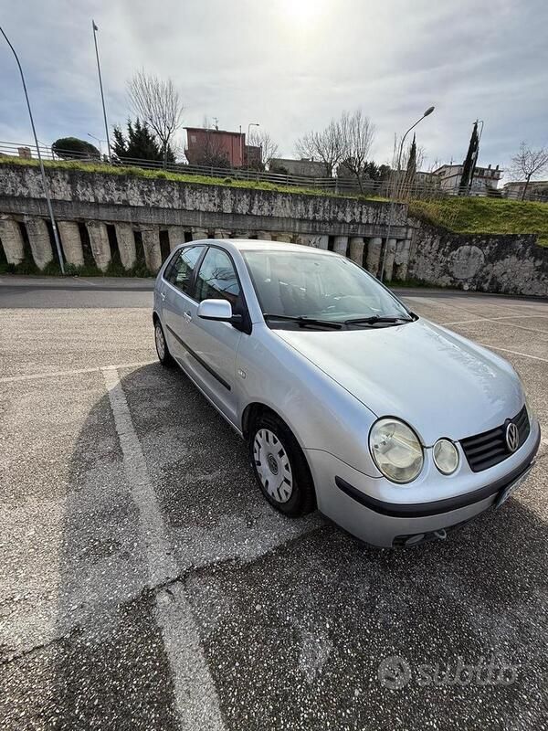 Usata VW Polo 75 CV (55 kW) 2002 Grigio Utilitaria