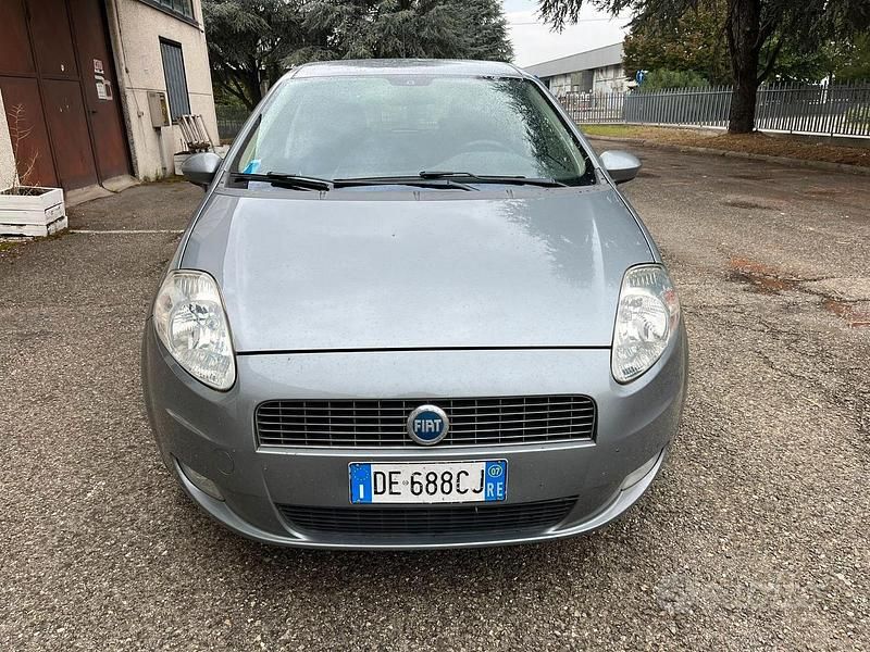 Usata Fiat Grande Punto 90 CV (66 kW) 2007 Grigio Utilitaria