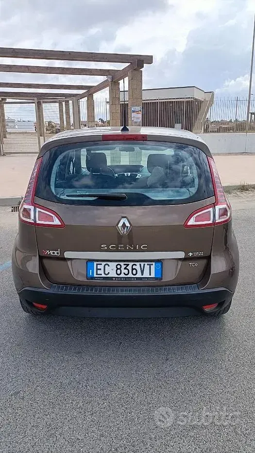 Usata Renault Scenic E-Tech XMOD 131 CV (96 kW) 2010 Bronzo Monovolume