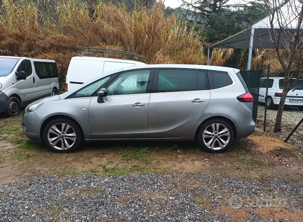 Usata Opel Zafira Tourer 131 CV (96 kW) 2012 Grigio Monovolume