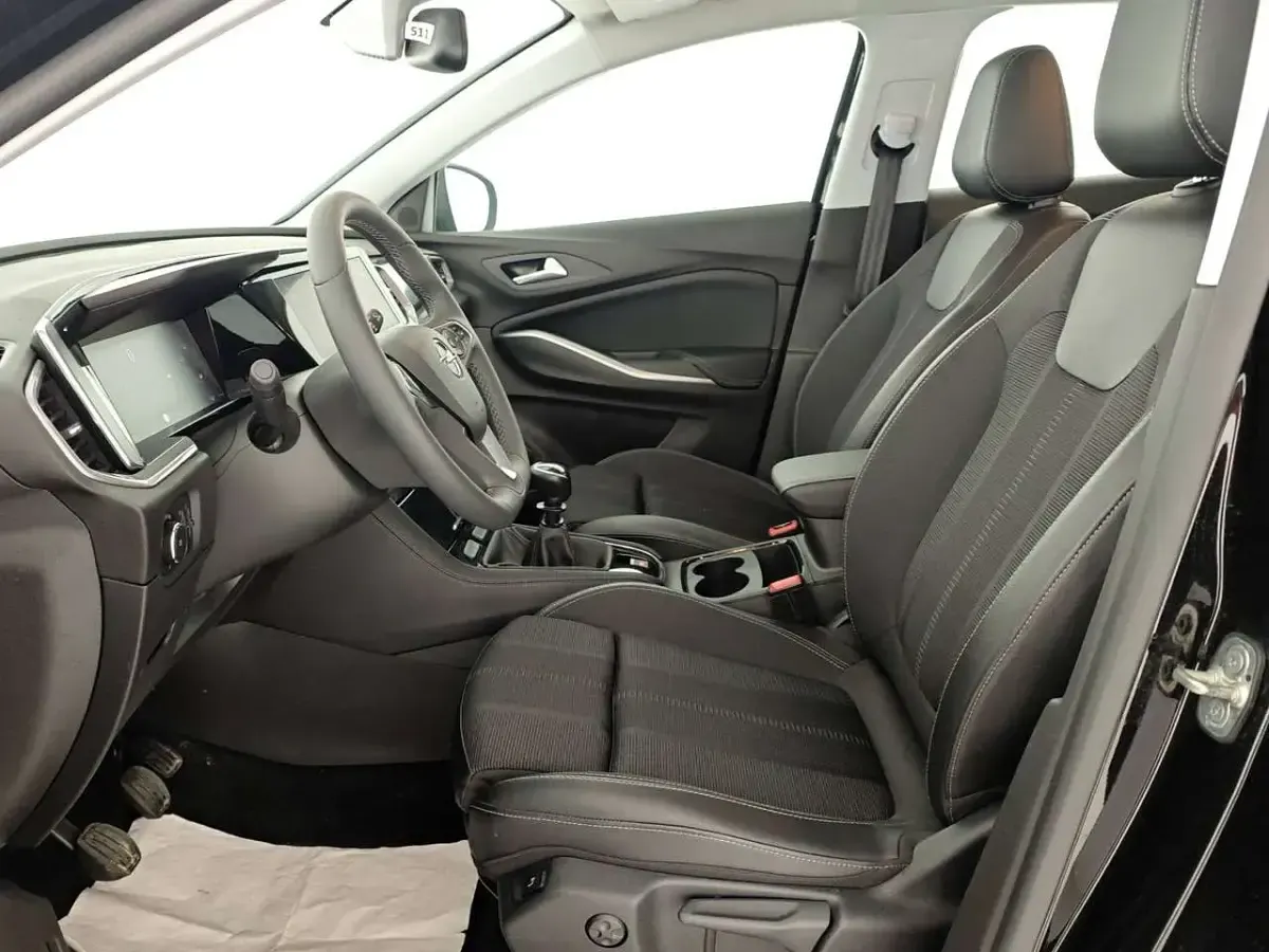 Usata Opel Grandland X 131 CV (96 kW) 2024 Vari colori SUV